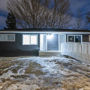 Centre Street Upper 2bedsuite 4408 Apartment Calgary