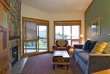 Legends Aparthotel Whistler 4*,